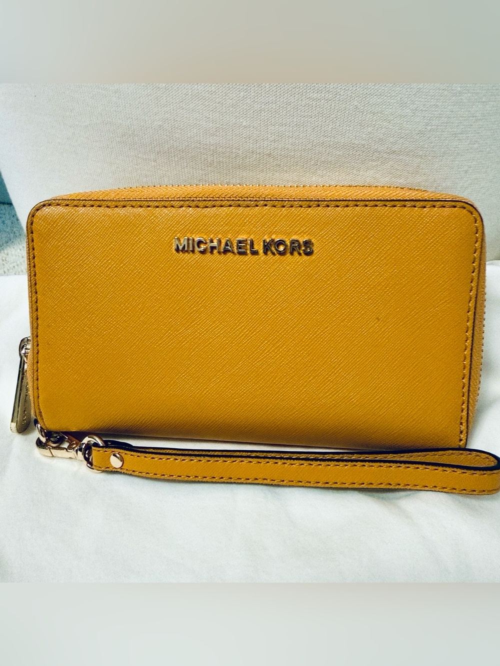Michael Kors Jet Set Saffiano Leather Wristlet Wallet Marigold